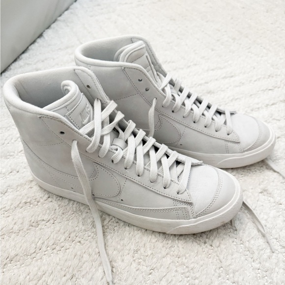 2022 Nike Blazers Mid ‘77 Photon Dust White - Size 8.5 Womens - Picture 4 of 6